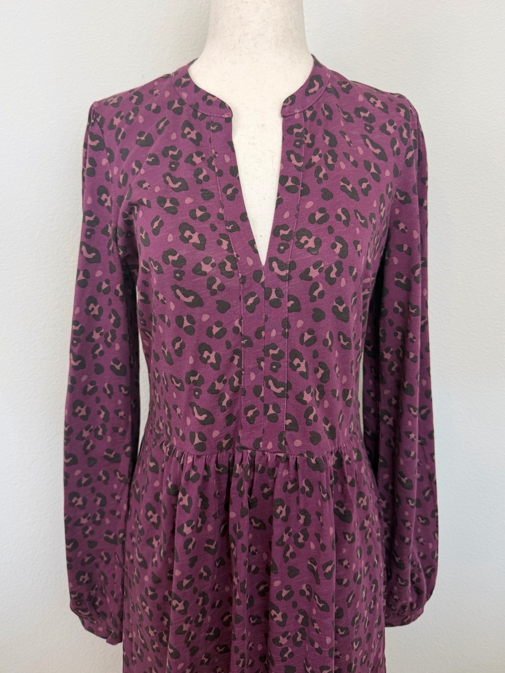 Boden Naomi Relaxed Jersey Dress in Prune Leopard Spots Size 6 Long - Picture 6 of 15